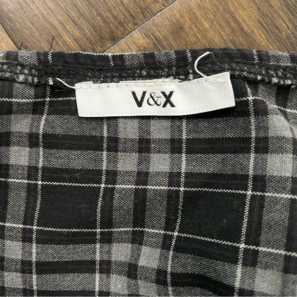 V&X Cropped Tank Top - Picture 4 of 6